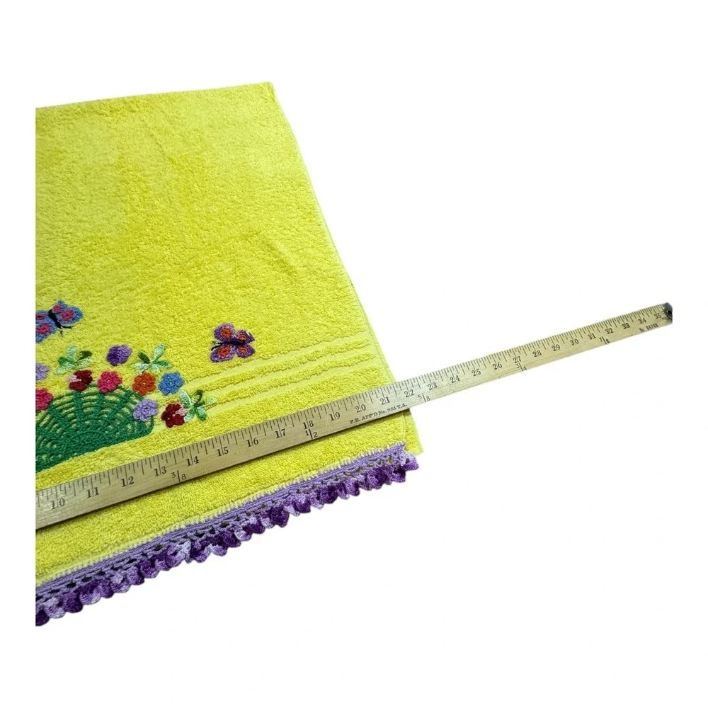 VTG Yellow Crochet Trim Bath Towel Butterfly Flower Basket Embroidery Bath Decor